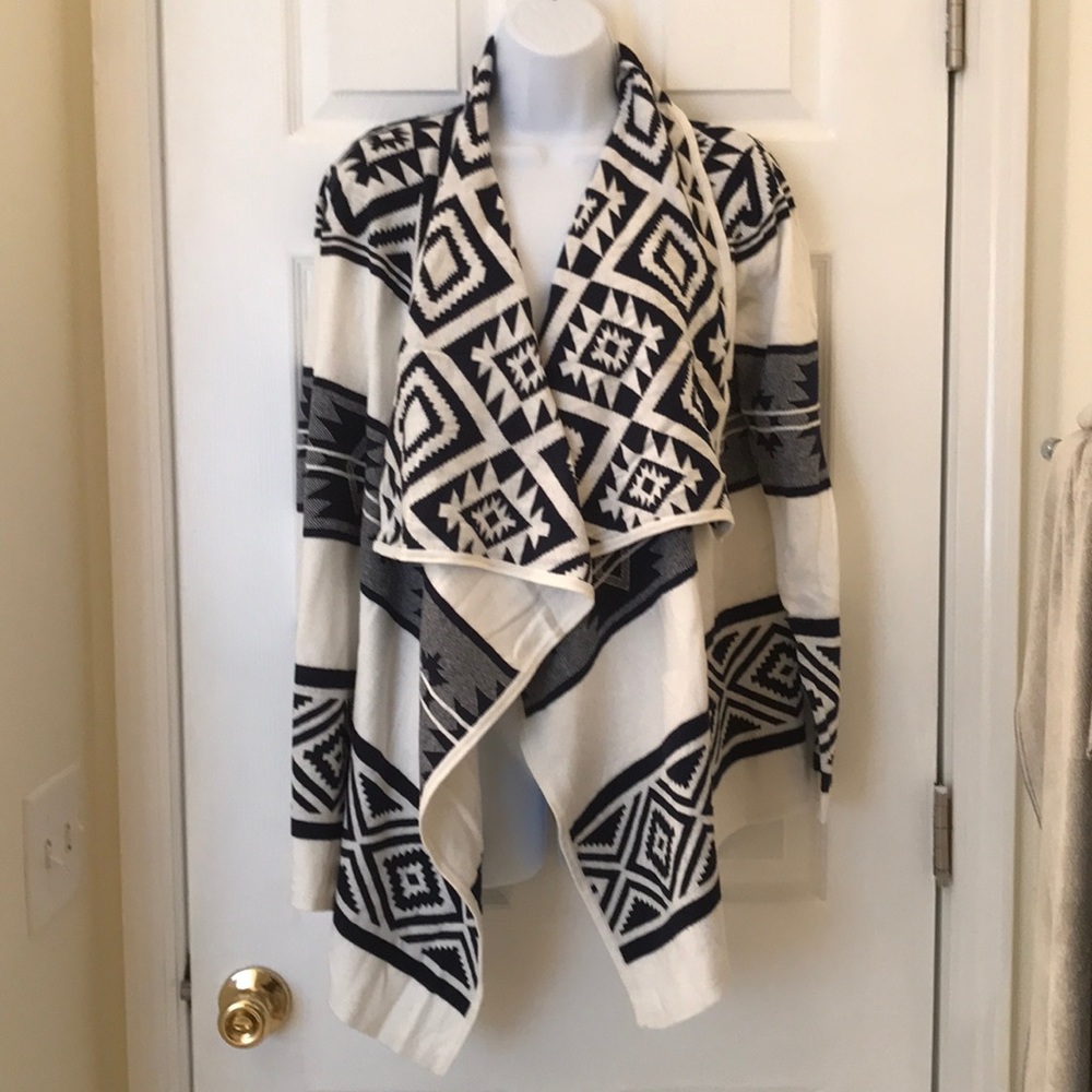 Forever 21 Women’s Aztec Shawl Collar Sweater